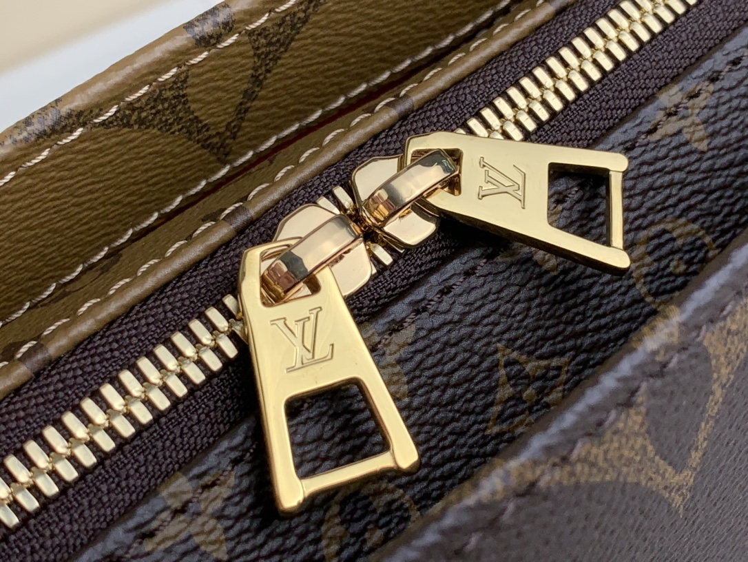 LOUIS VUITTON LV Monogram Canvas Onthego East West Leather - Bag