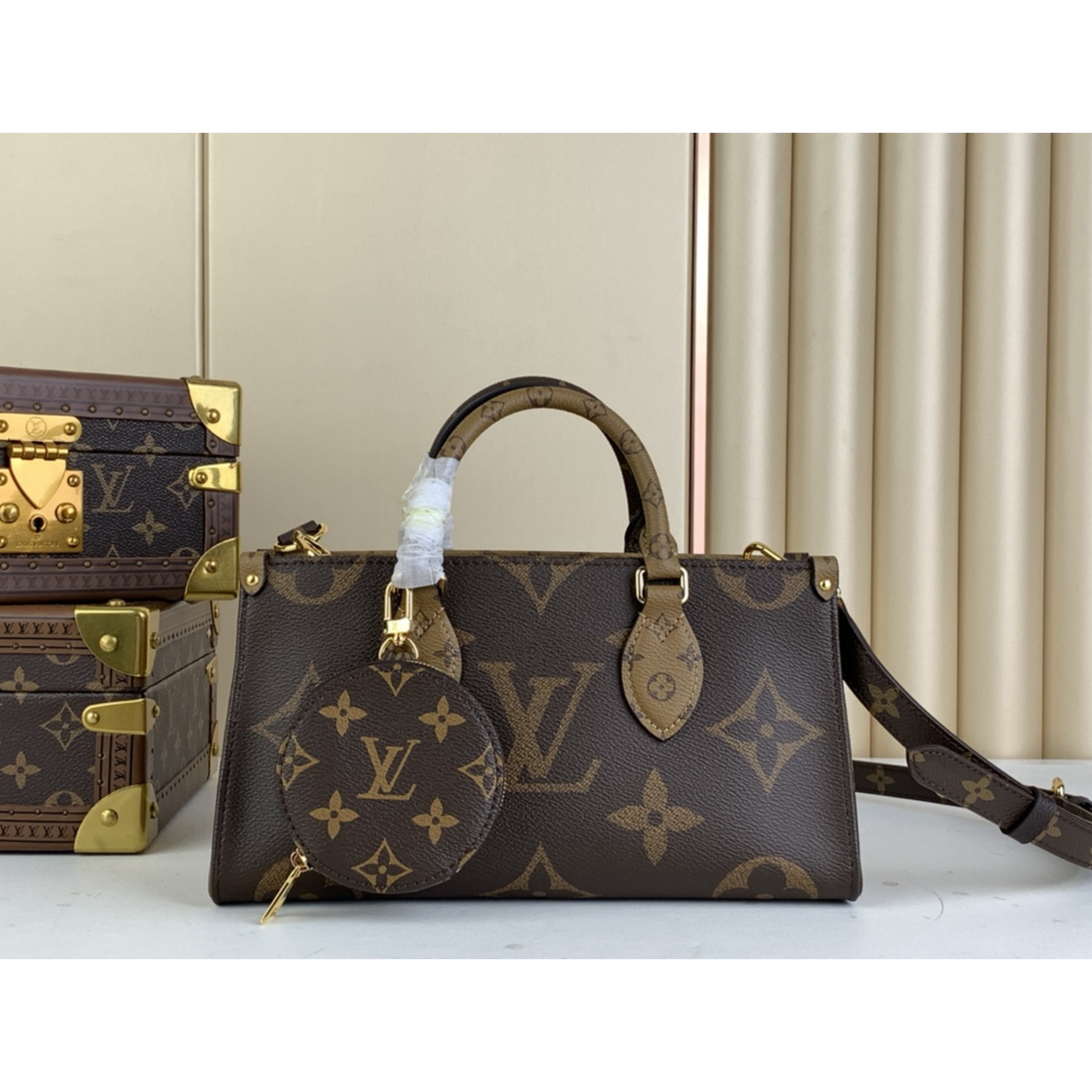 LOUIS VUITTON LV Monogram Canvas Onthego East West Leather - Bag