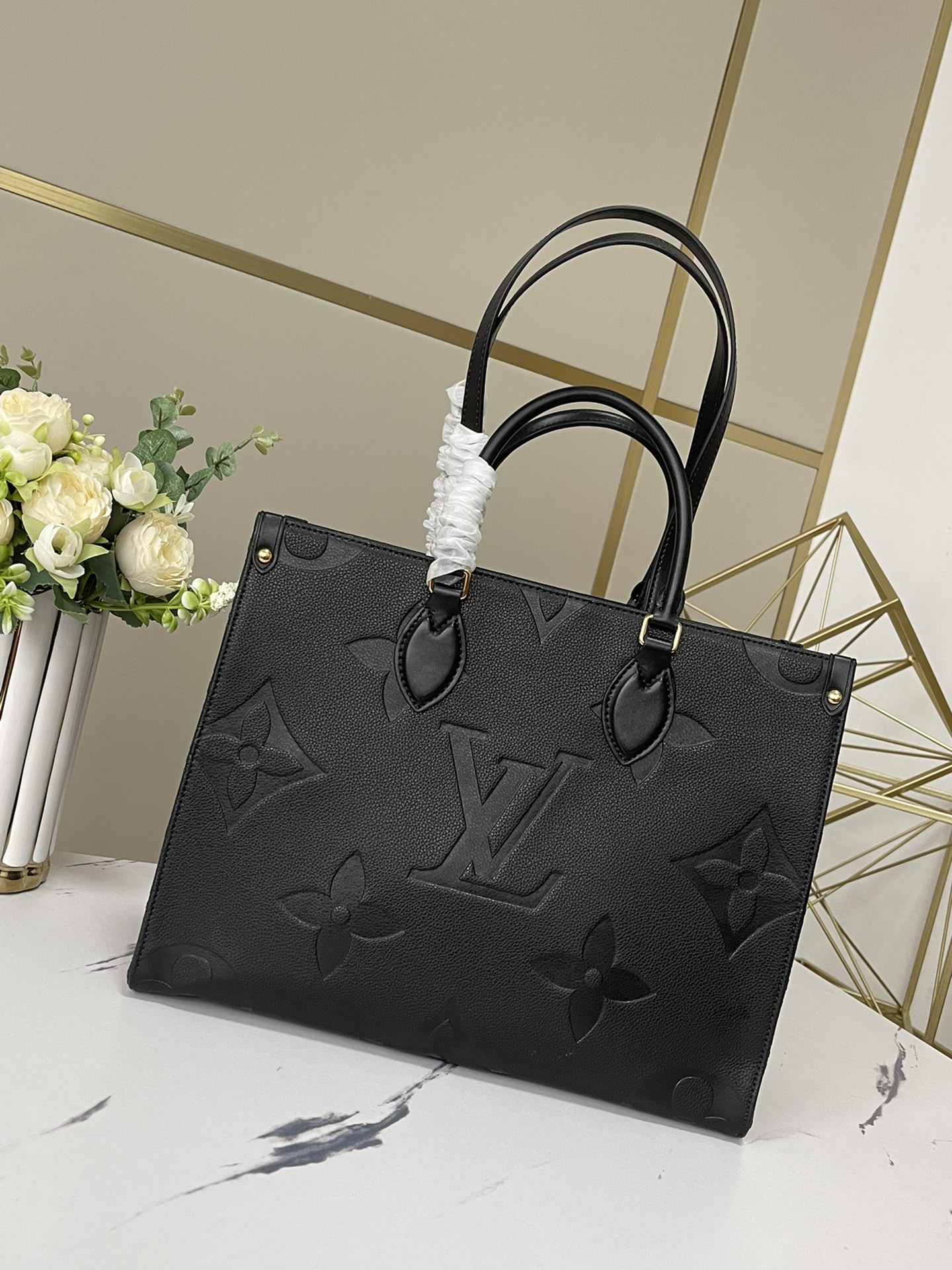 LOUIS VUITTON LV Monogram Canvas Onthego MM - Bags