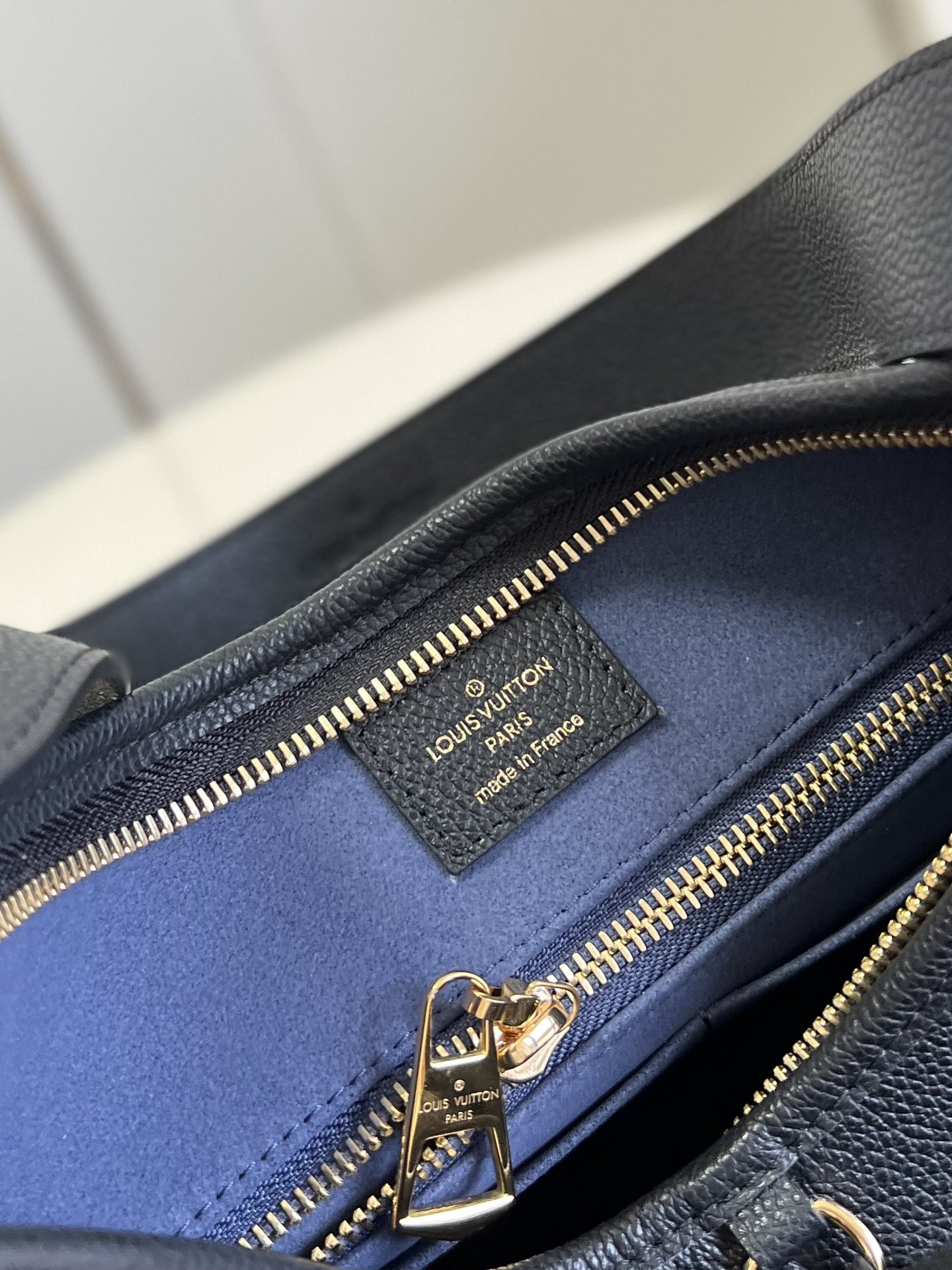 Louis Vuitton LV CarryAll PM - Black - Bag