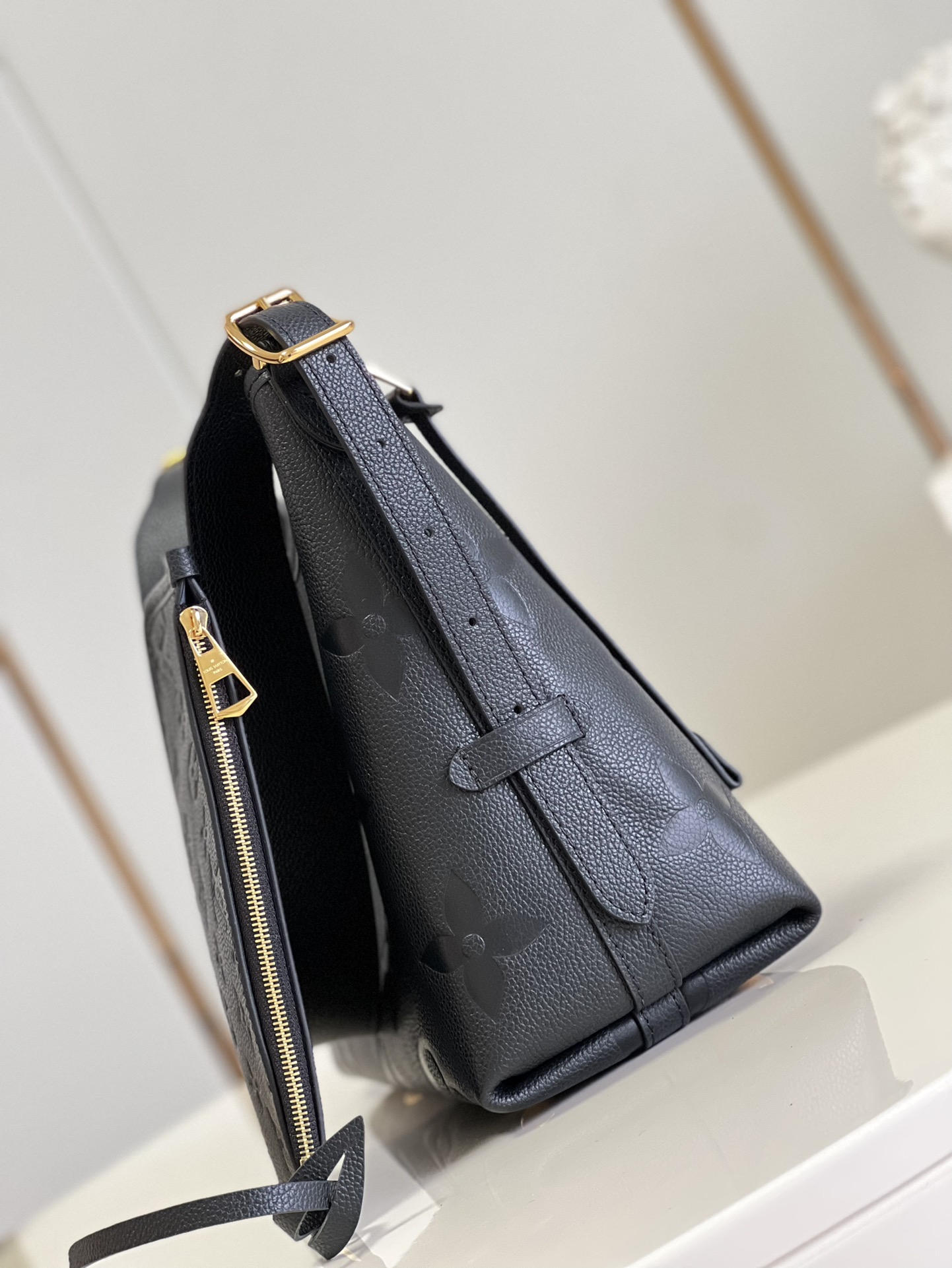 Louis Vuitton LV CarryAll PM - Black - Bag