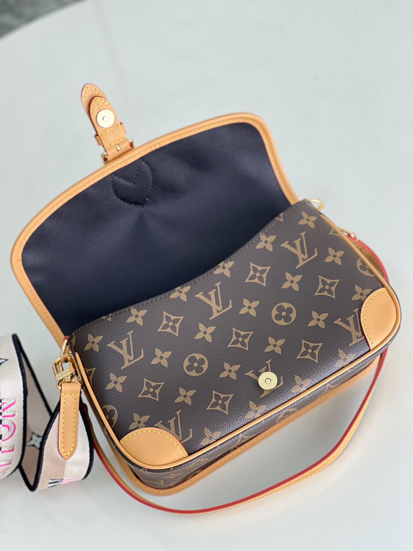 Louis Vuitton LV Diane NM Handbag Monogram Canvas - Bag