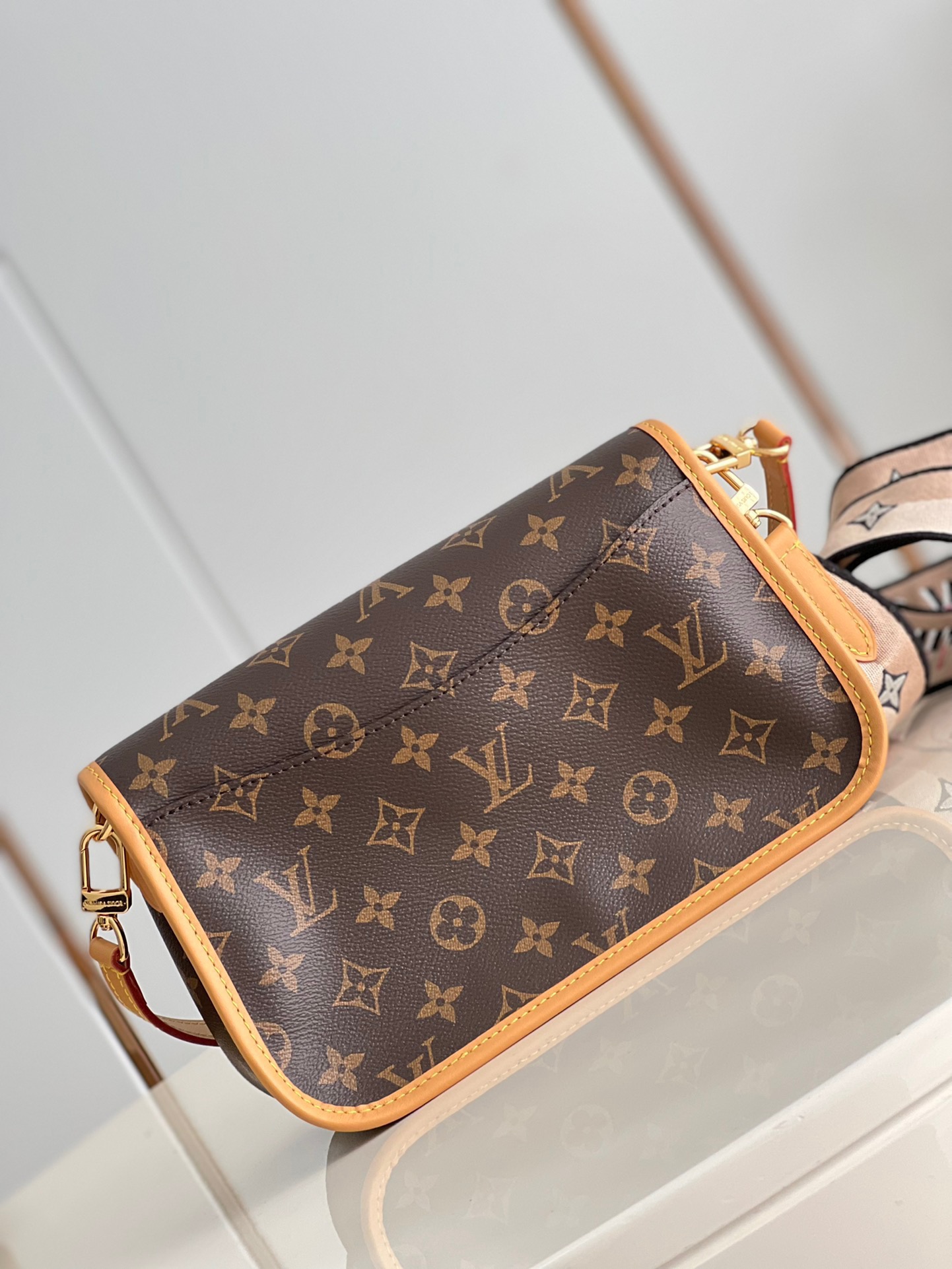 Louis Vuitton LV Diane NM Handbag Monogram Canvas - Bag