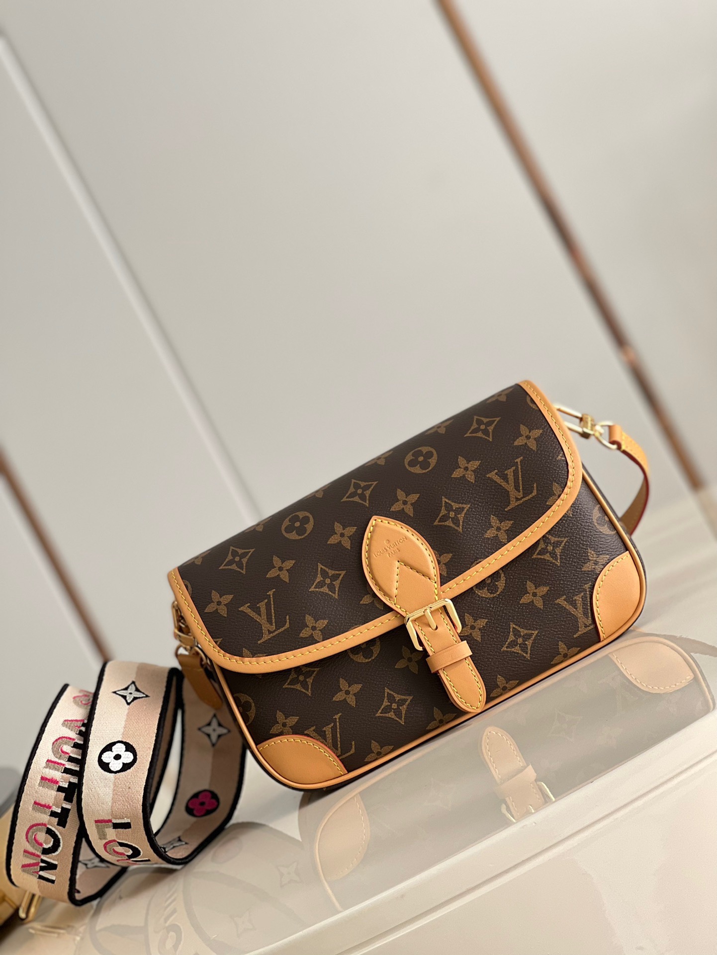 Louis Vuitton LV Diane NM Handbag Monogram Canvas - Bag