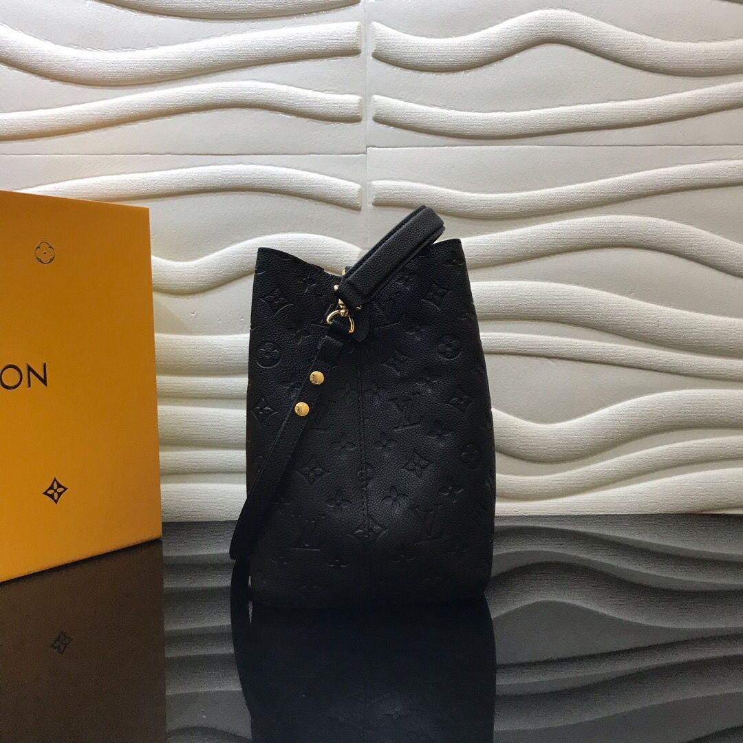 Louis Vuitton LV NeoNeo MM Bucket Bag