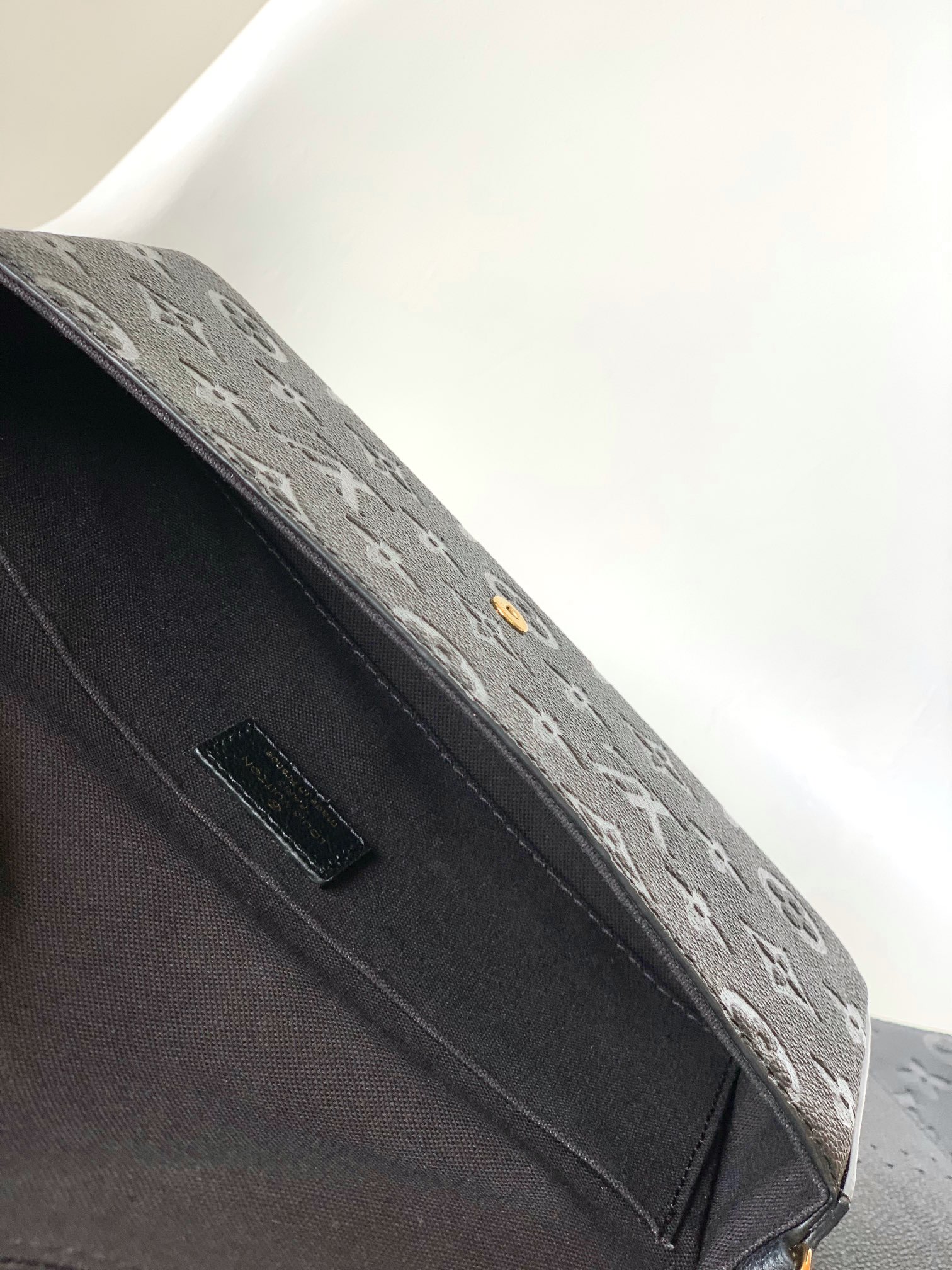 Louis Vuitton LV Pochette Felicie Clutch